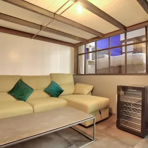 2 Bedrooms Le Marais Nazareth Apartamento París
