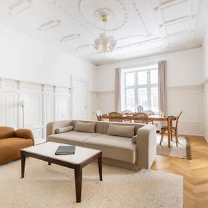 Apartamento Large In By Tivoli Gardens, Copenhague